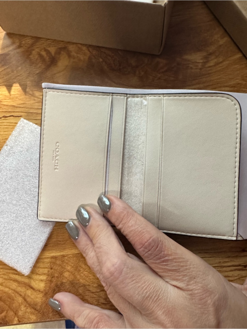 Coach Essential Card Holder Wallet - Picture 4 of 7